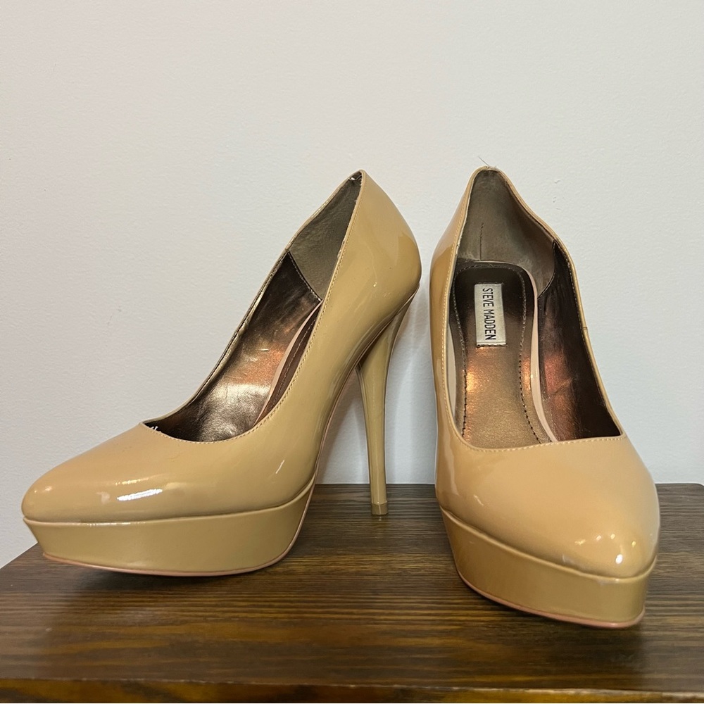 Steve Madden patent nude pump
